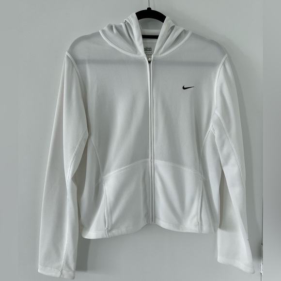 Nike Jackets & Blazers - Nike Jacket womens FIT DRY with front pockets and hood